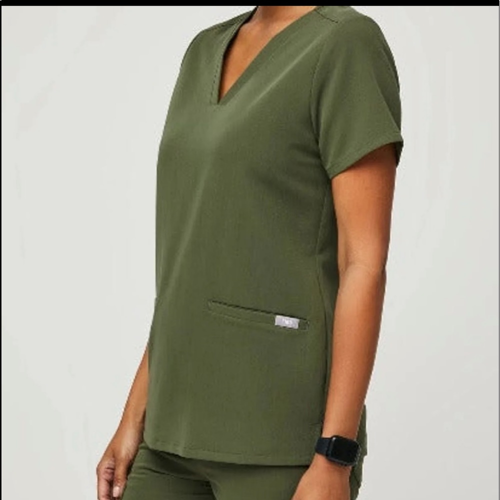 FIGS deep olive green Catarina top L
